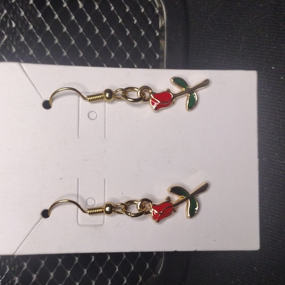 Red 🌹 Rose Earrings - Picture 3 of 3